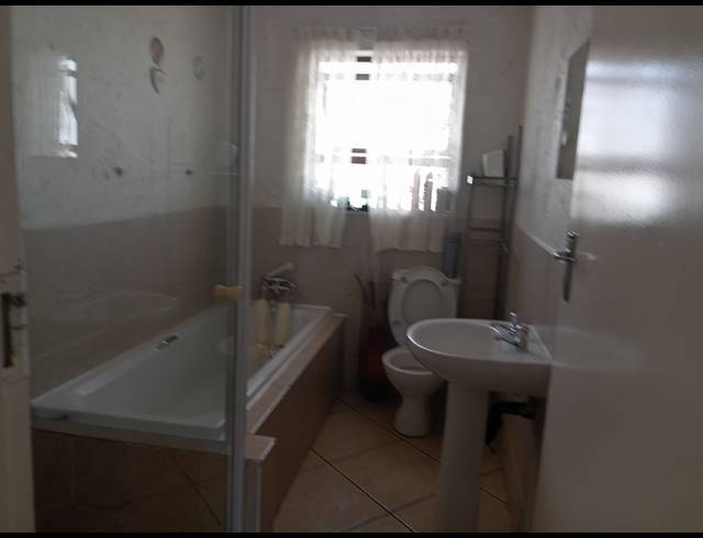 2 BEDROOM SECTIONAL TITLE FOR SALE IN BOKSBURG NORTH